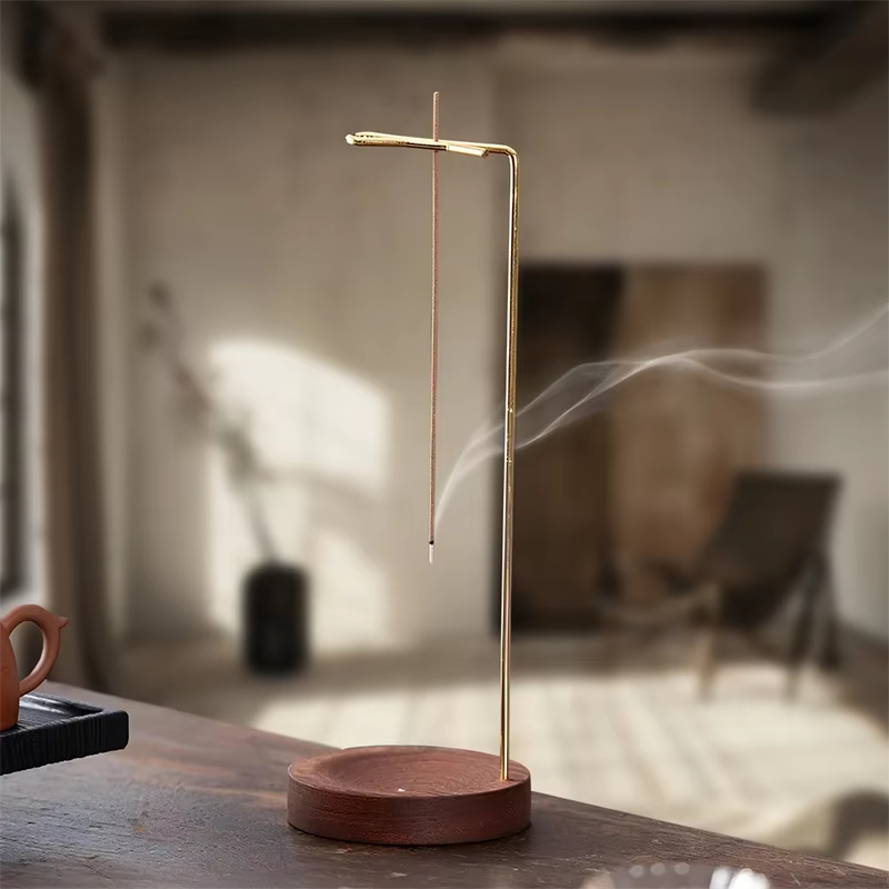 Lakiies Floating Incense Holder – Minimalist Ash-Catching Stand