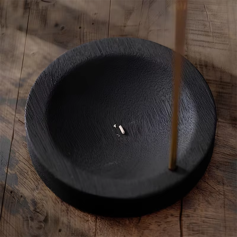 Lakiies Floating Incense Holder – Minimalist Ash-Catching Stand